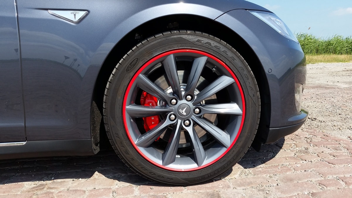 Tesla_Red.JPG
